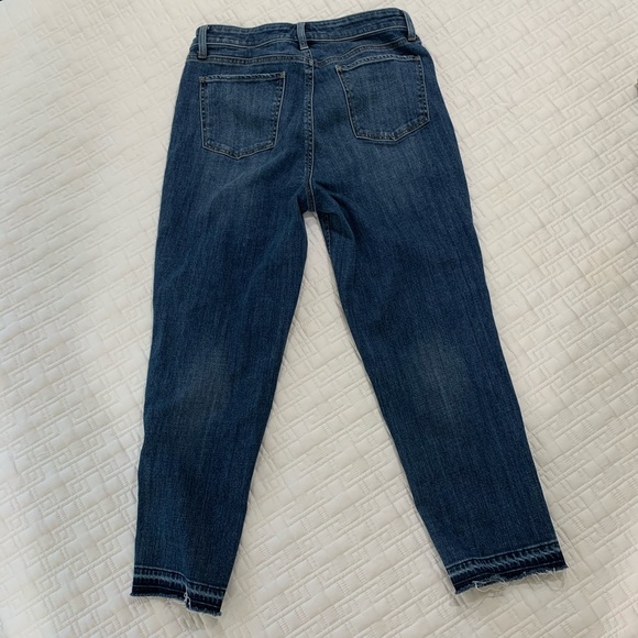 Blue jeans with frayed hem, ankle length - Picture 5 of 9